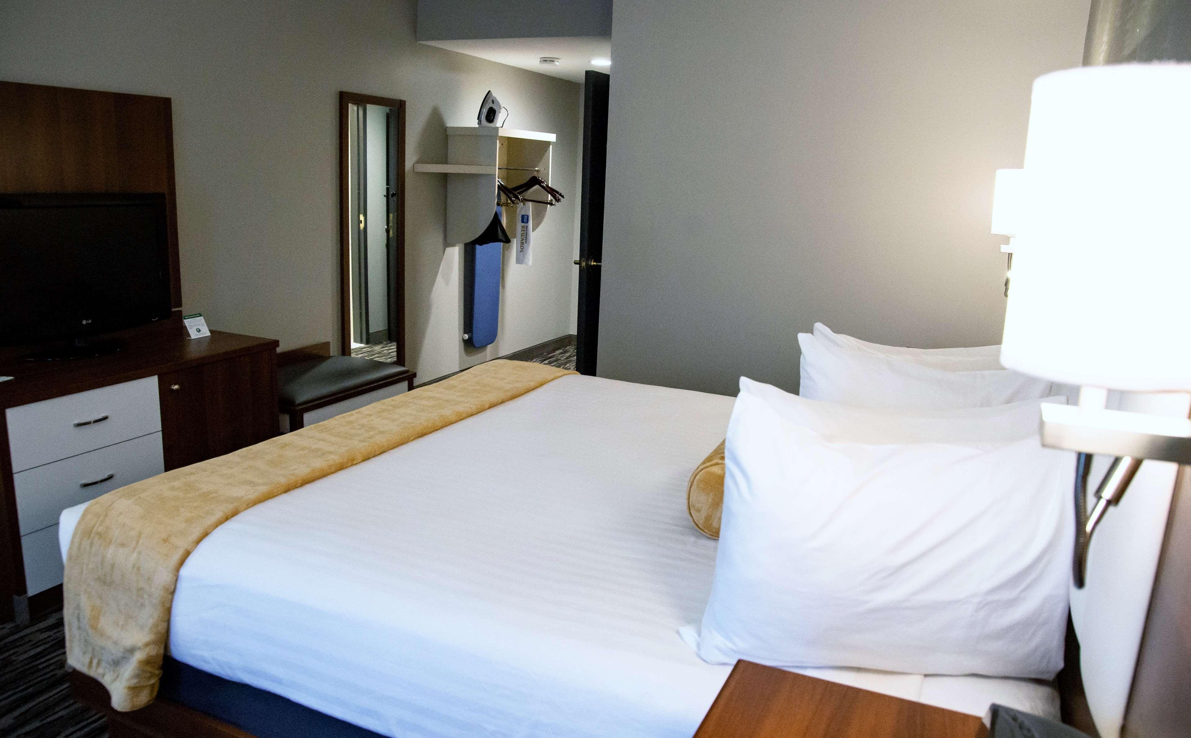 เบสต์ เวสเทิร์น ออน เดอะ อะเวนิว Hotel บัฟฟาโล ภายนอก รูปภาพ